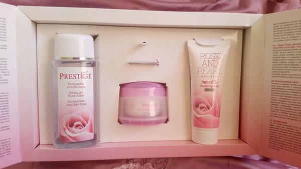 Rose and Pearl extacts Giftset
