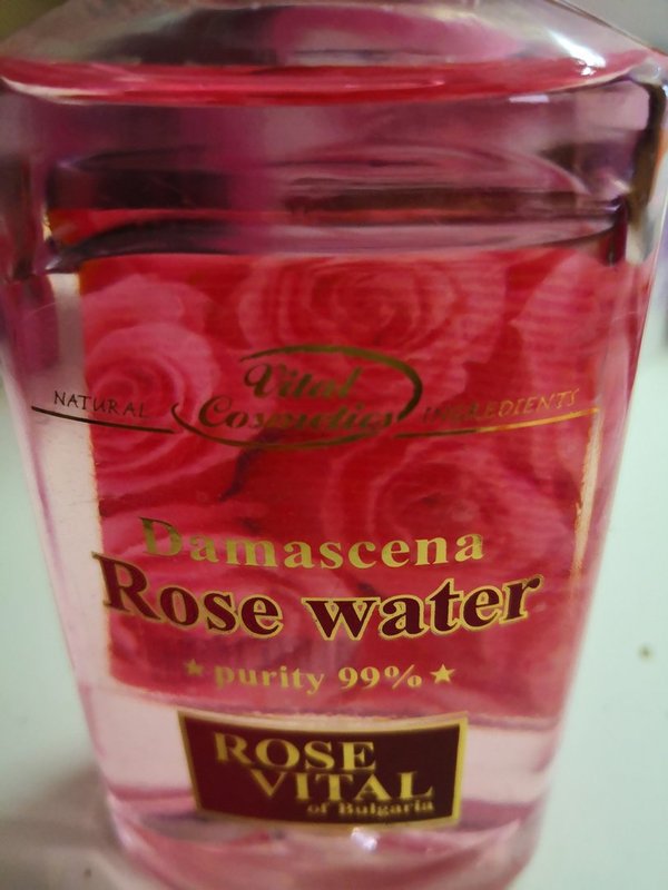 Damaszena Rosenwasser  Rose